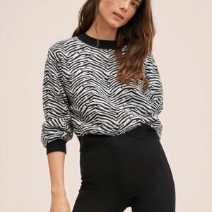 🦓MANGO ZEBRA SWEATER🦓